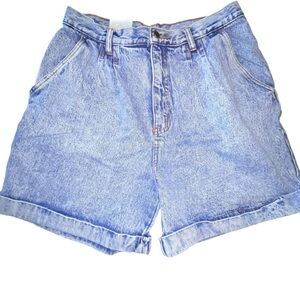 Vintage Bill Blass Women’s Acid Washed Shorts Size 14 Pleated Front Cuffed Hem